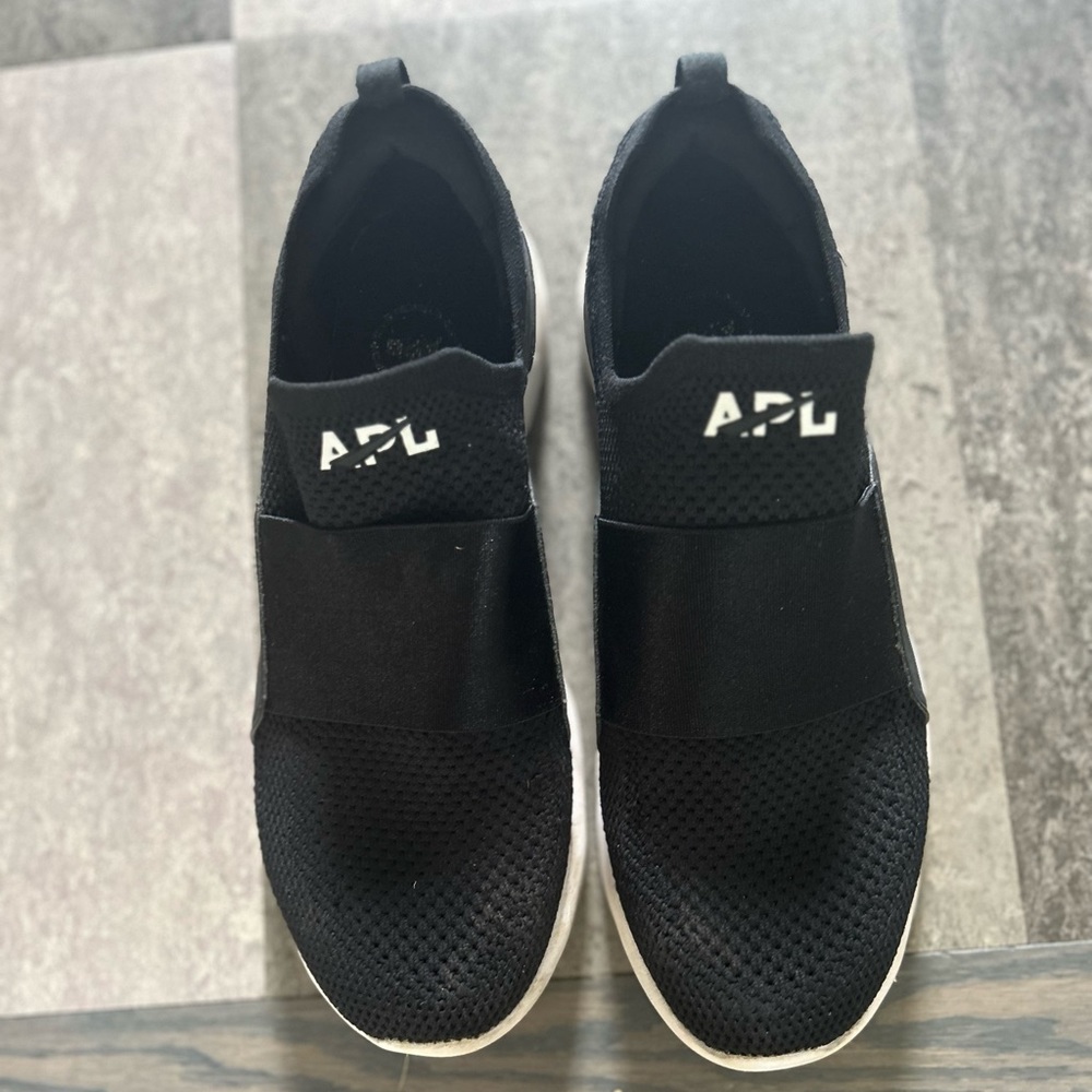 LITERALLY worn twice.APL Tech Loom Bliss barely worn women’s size 11 black shoes
